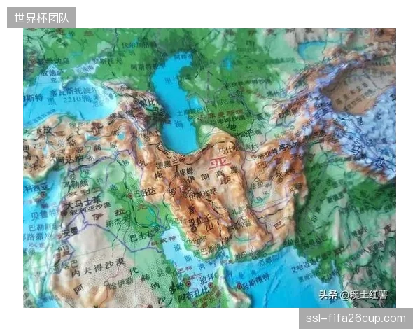 伊朗队稳固的链式防守体系,是其在高原低消耗作战模式下的根基。 伊朗队稳固的链式防守体系,是其在高原低消耗作战模式下的根基。